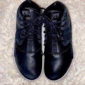 ❌Black Jordan’s sneakers❌